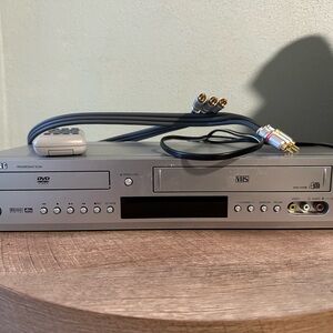 Silver DVD/VHS Player with Remote